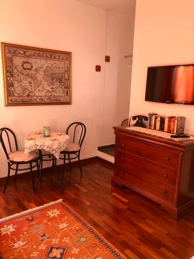 B&B Roomantic & Piscina Idromassaggio チェファル エクステリア 写真