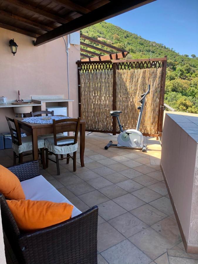 B&B Roomantic & Piscina Idromassaggio チェファル エクステリア 写真